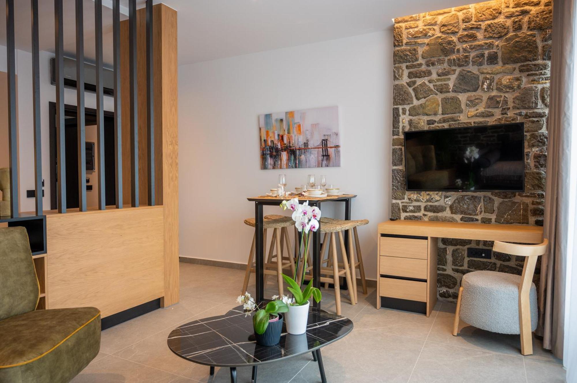 נאפפליו Opal Executive Suites מראה חיצוני תמונה