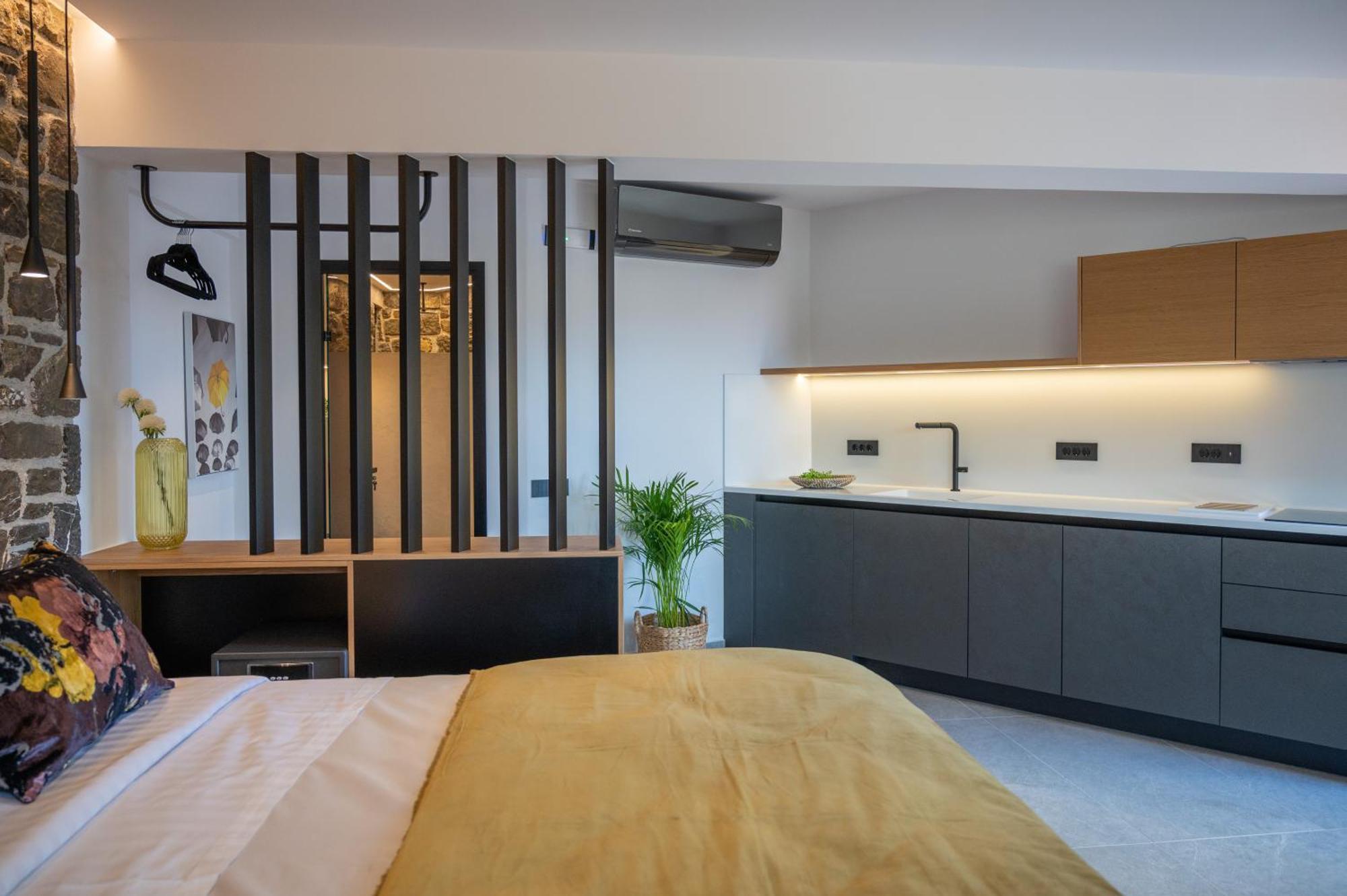 נאפפליו Opal Executive Suites מראה חיצוני תמונה